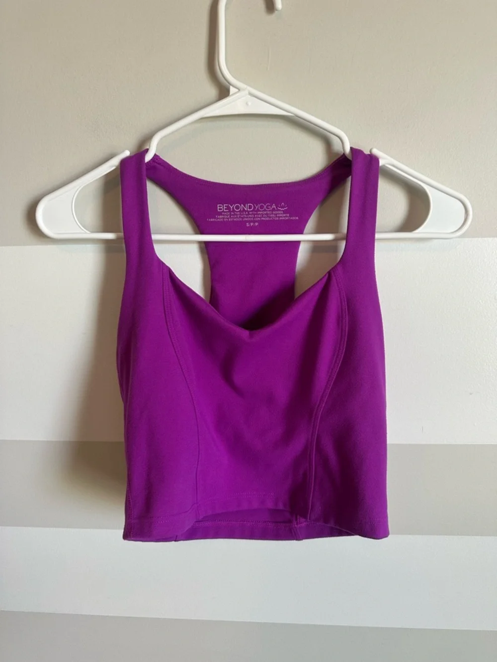 Beyond Yoga POWERBEYOND™ Intensity Racerback Cropped Tank - Picture 4 of 7